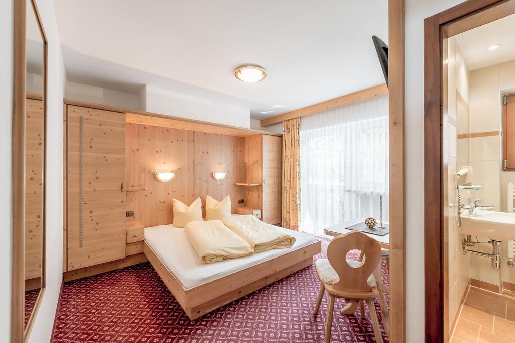 Ferienhaus Apart Sonnzeit Зельден Номер фото