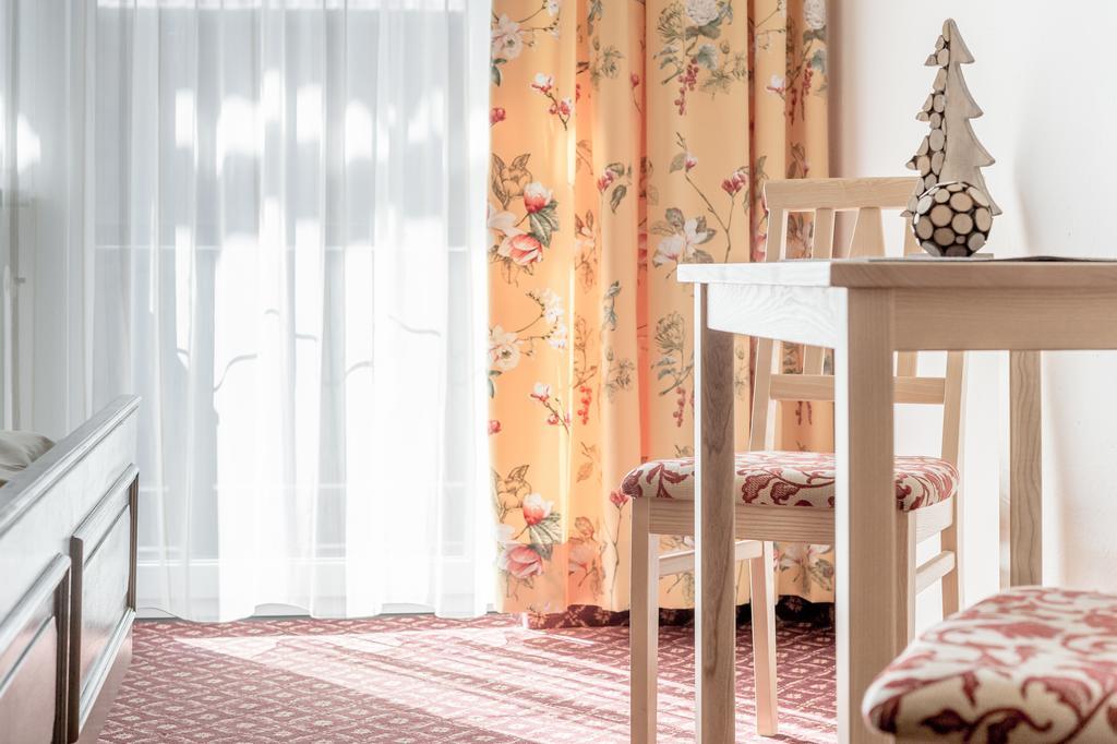 Ferienhaus Apart Sonnzeit Зельден Номер фото