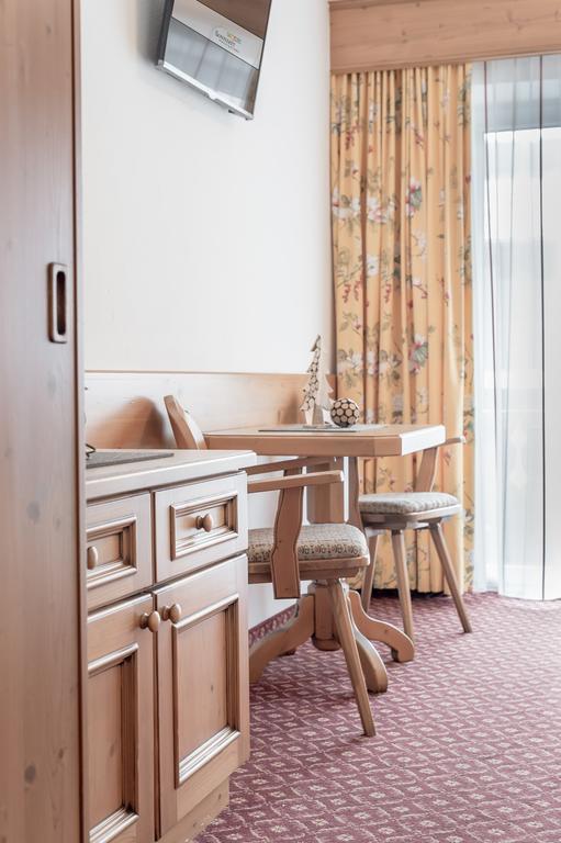 Ferienhaus Apart Sonnzeit Зельден Номер фото