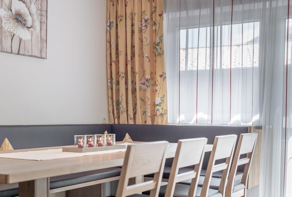 Ferienhaus Apart Sonnzeit Зельден Номер фото